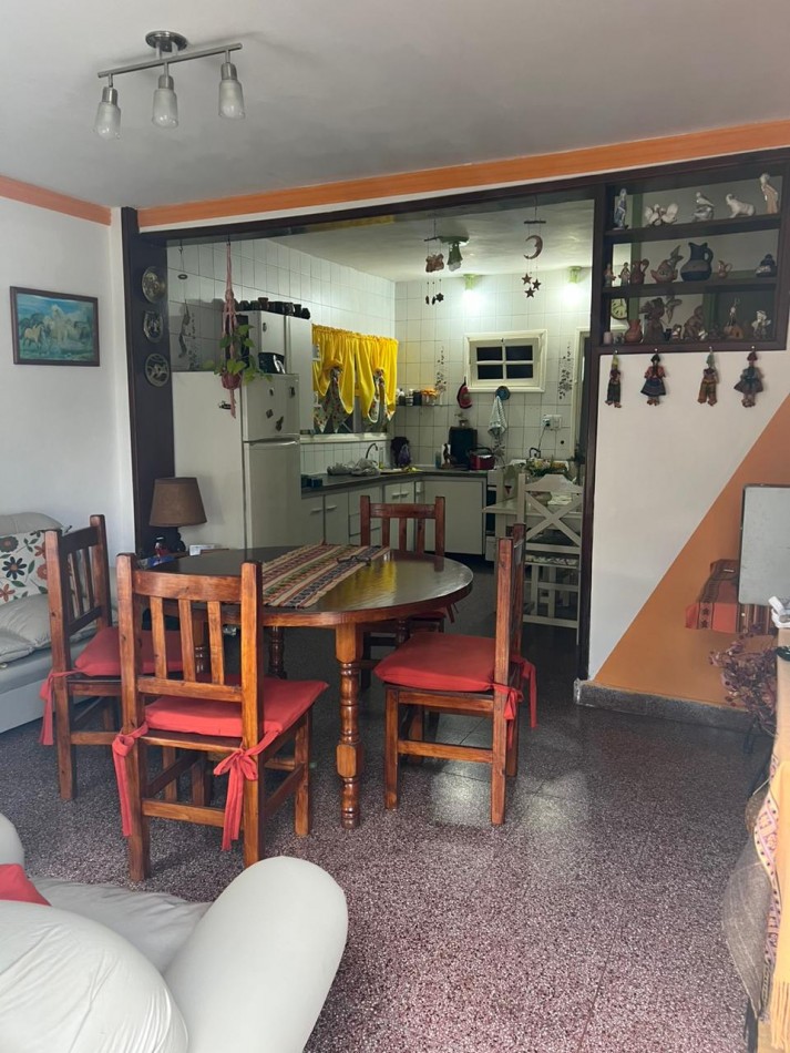 VENTA DE CASA 3 AMBIENTE CON DEPARTAMENTOS