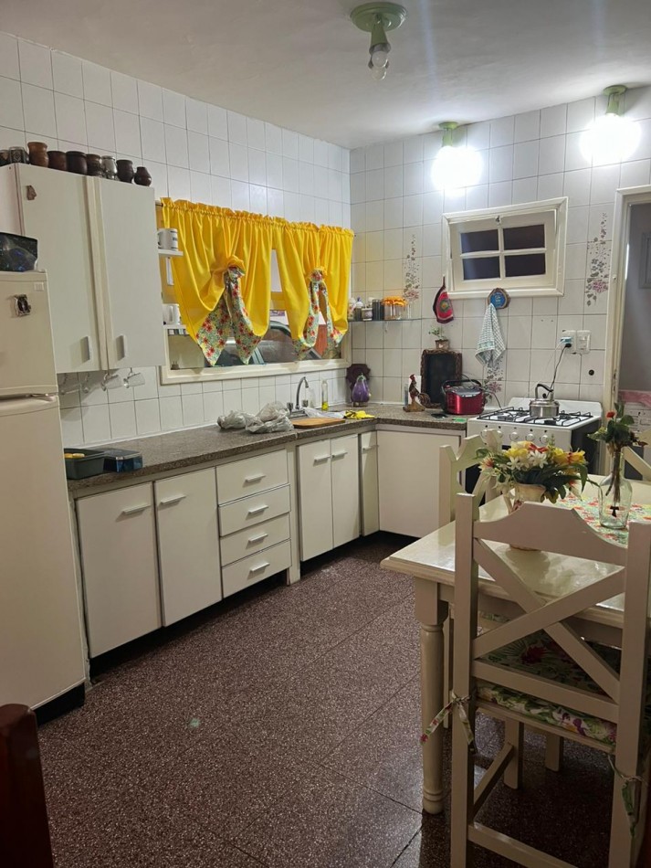 VENTA DE CASA 3 AMBIENTE CON DEPARTAMENTOS