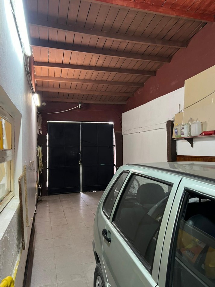 VENTA DE CASA 3 AMBIENTE CON DEPARTAMENTOS