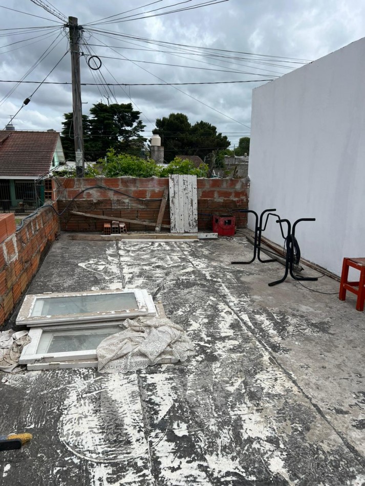 VENTA DE CASA 3 AMBIENTE CON DEPARTAMENTOS