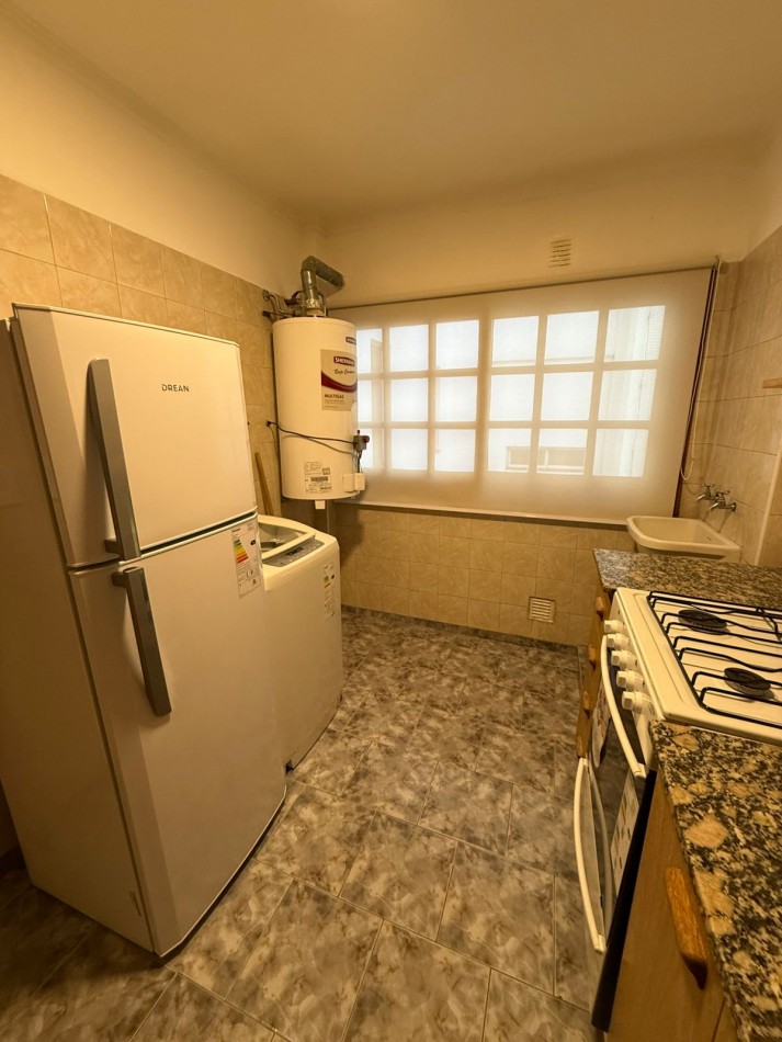 HERMOSO DOS AMBIENTES AMPLIOS CON BALCON SALIENTE