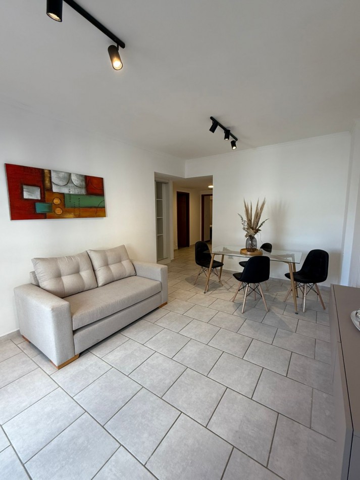HERMOSO DOS AMBIENTES AMPLIOS CON BALCON SALIENTE