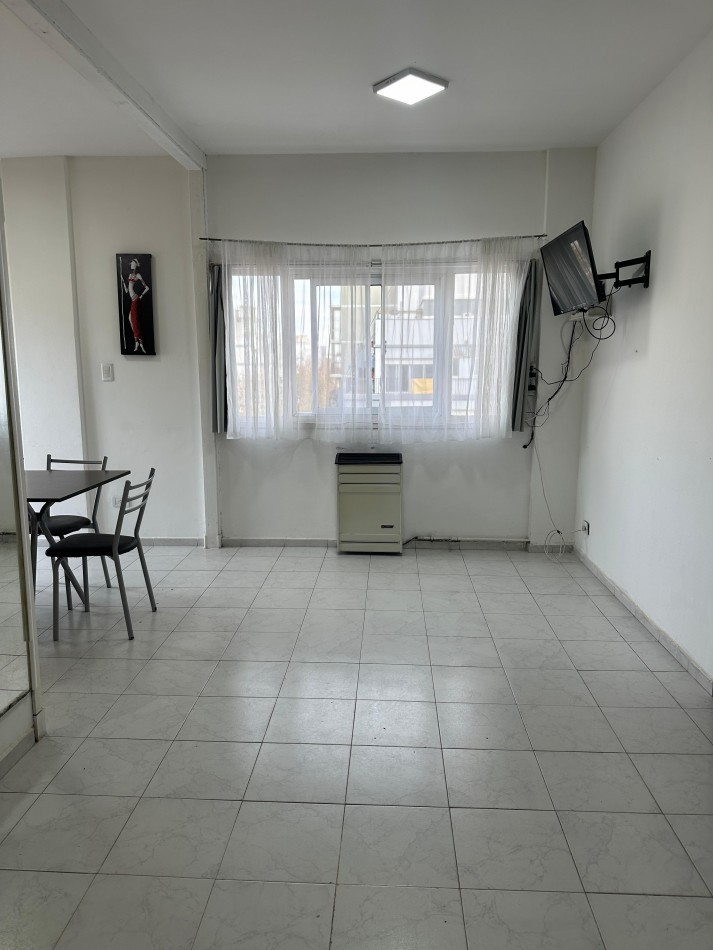 DTO EN ALQUILER CON BALCON A LA CALLE
