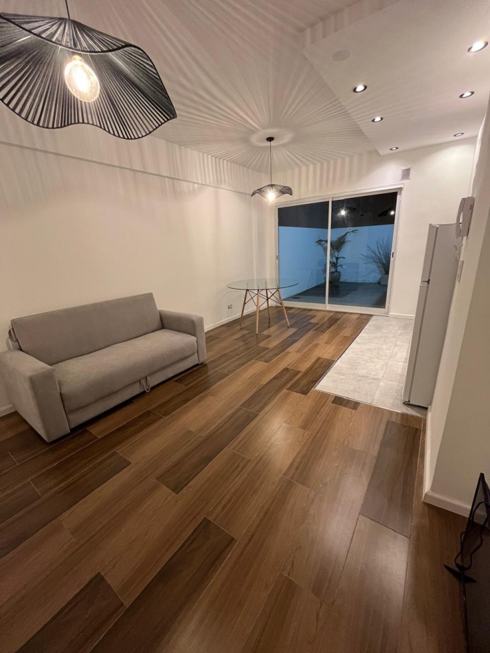 DTO UN AMBIENTE AMPLIO CON PATIO