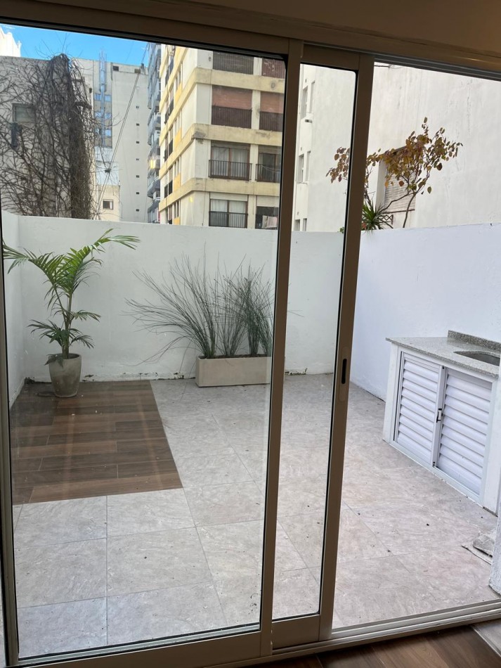 DTO UN AMBIENTE AMPLIO CON PATIO
