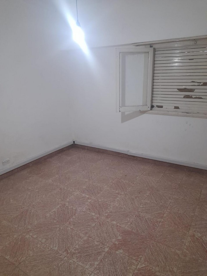 CASA A RECICLAR E1 ZONA EQUIPAMIENTO 