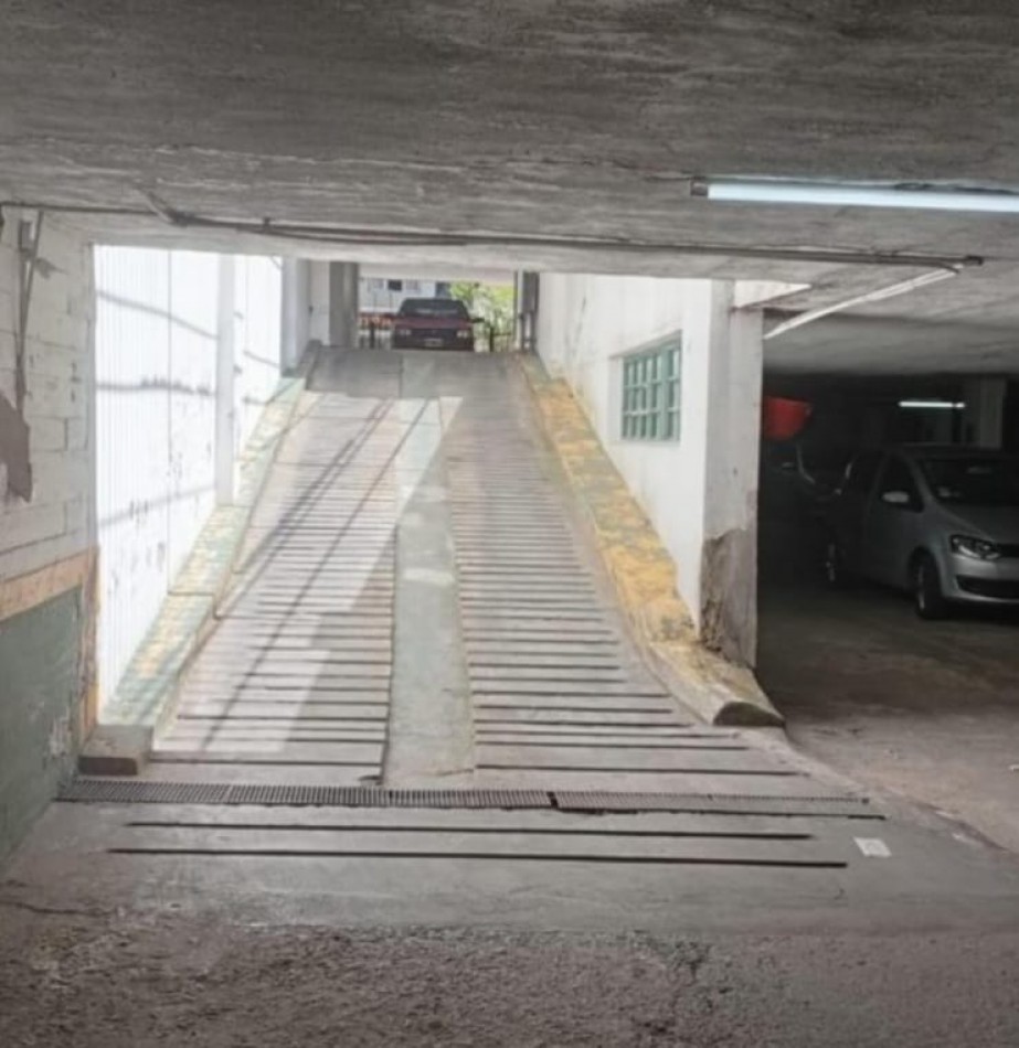 Cochera fija a la venta