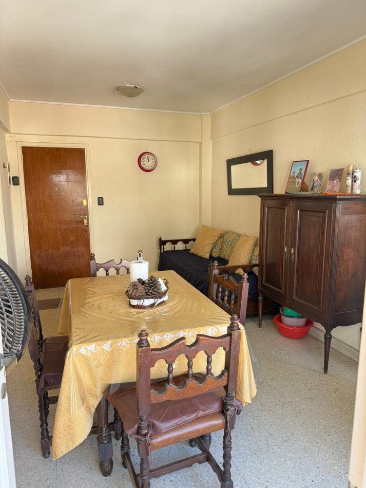 Departamento dos ambientes a la calle