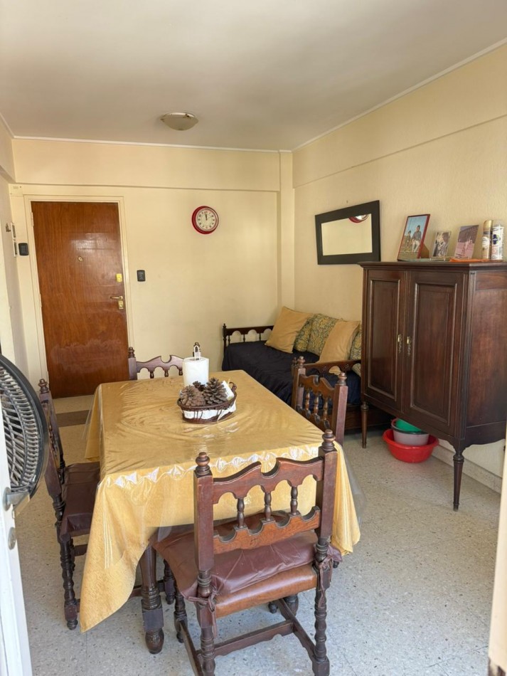 Departamento dos ambientes a la calle