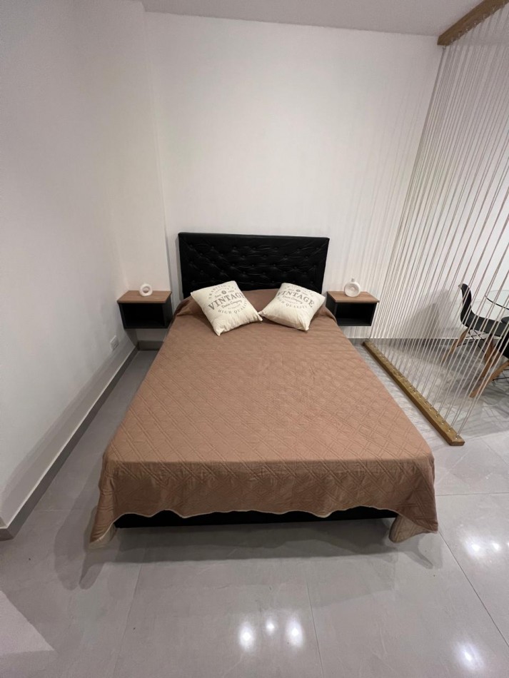 Monoambiente reciclado con minimalista