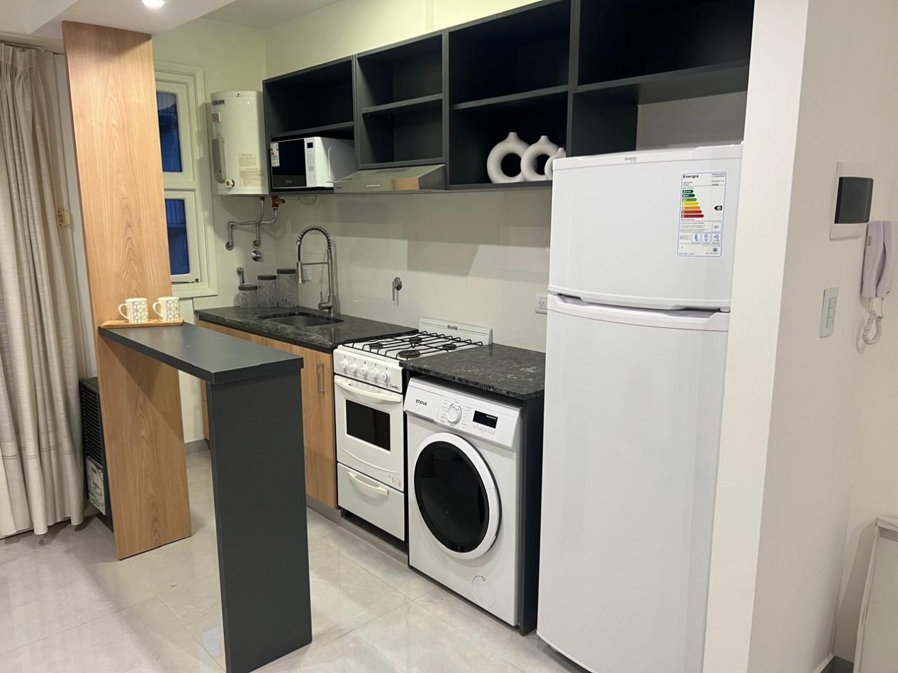 Monoambiente reciclado con minimalista